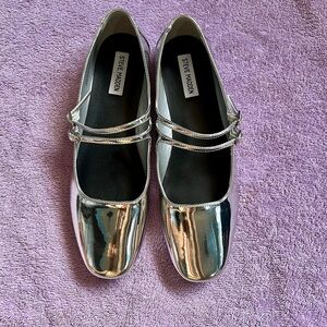 NWOT Steve Madden “ALISAH” Silver Mary Janes